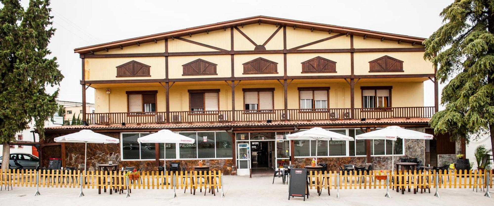 Hostal Las Palomas Лусена Екстериор снимка