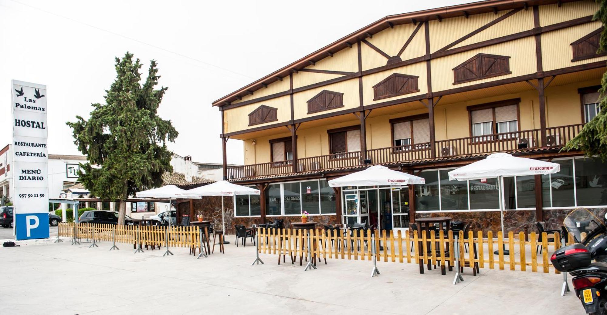 Hostal Las Palomas Лусена Екстериор снимка