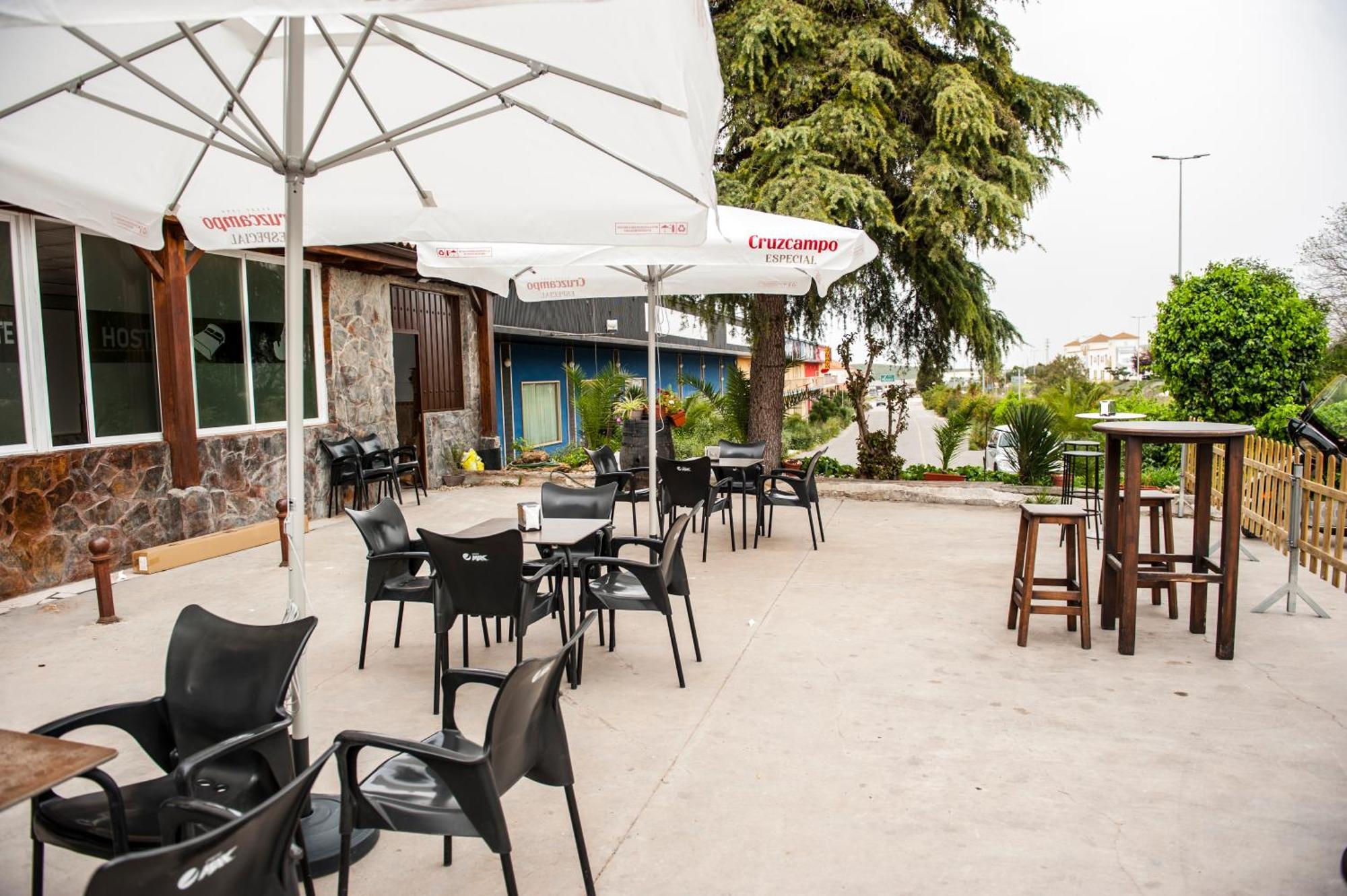 Hostal Las Palomas Лусена Екстериор снимка
